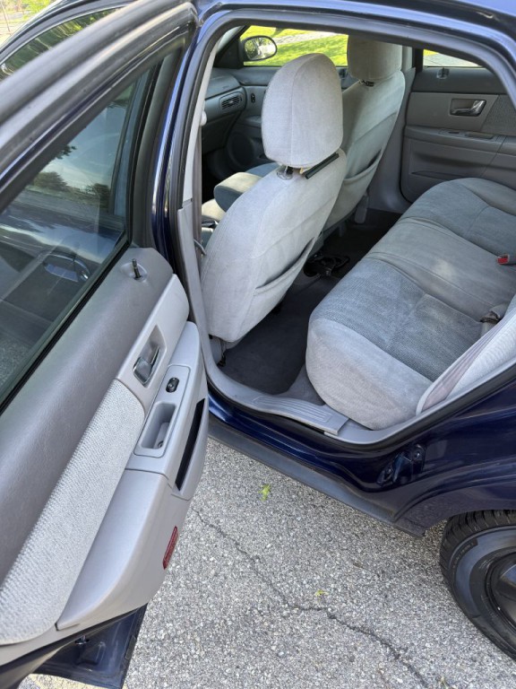 2001 Ford Taurus Image 11