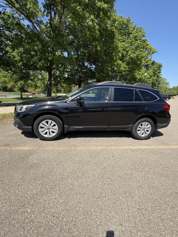 2018 Subaru Outback Image 2