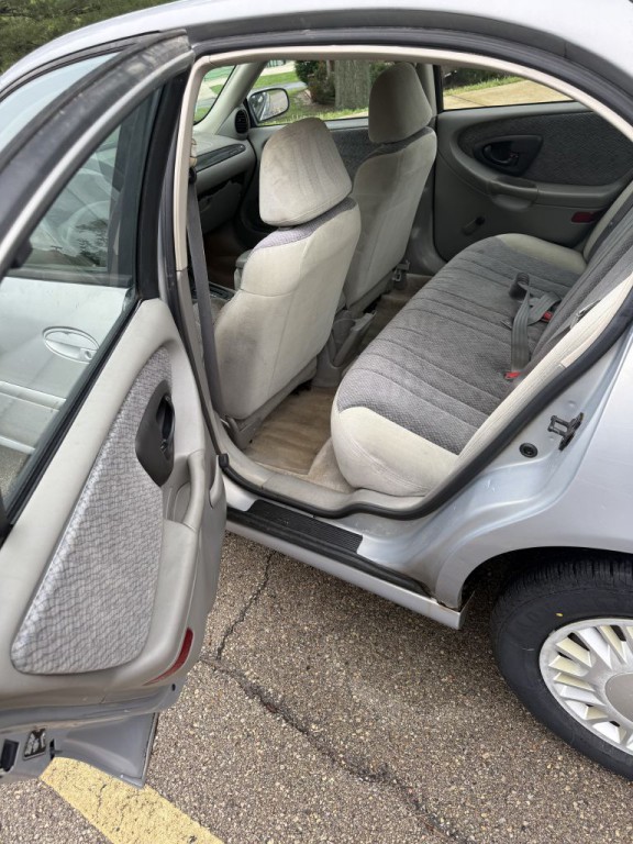 2000 Chevrolet Malibu Image 10