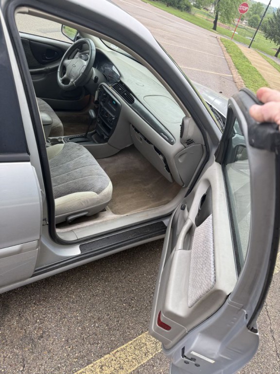 2000 Chevrolet Malibu Image 12