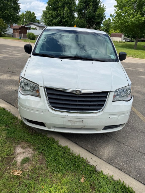 2008 Chrysler Town & Country Image 8