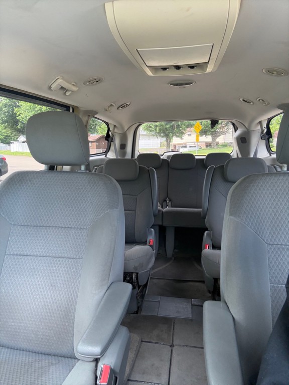 2008 Chrysler Town & Country Image 18
