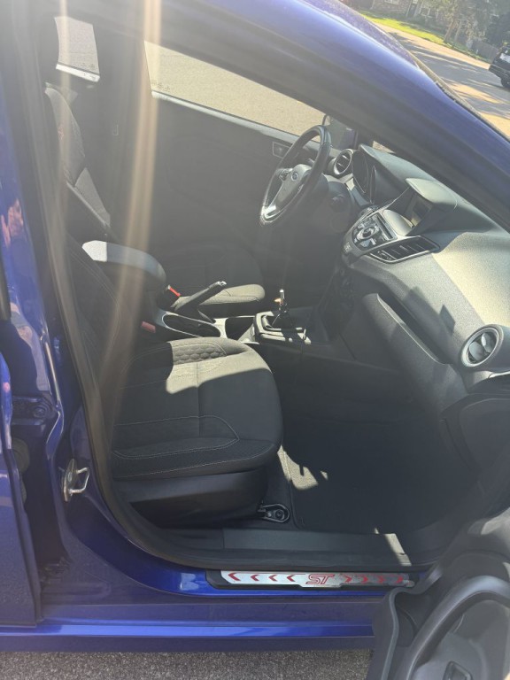 2015 Ford Fiesta Image 17