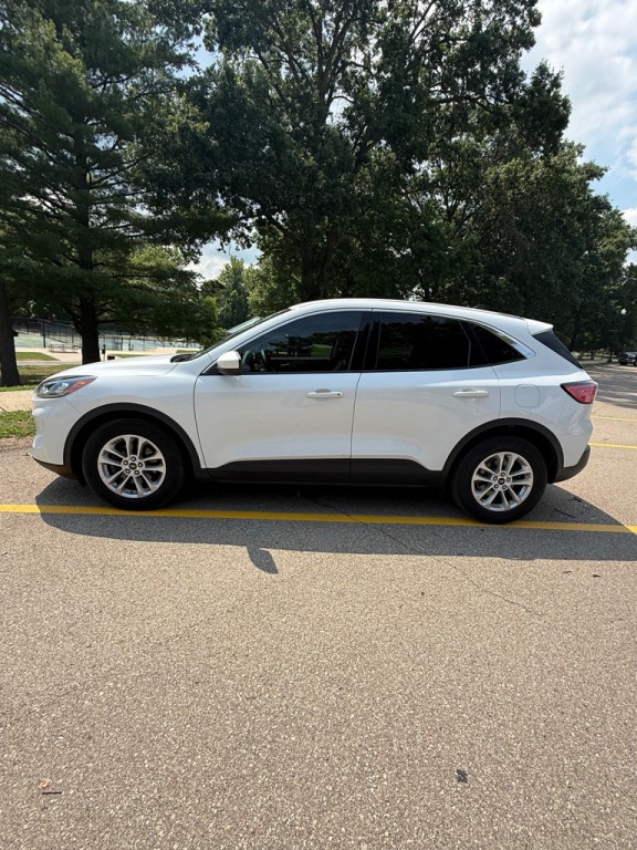 2020 Ford Escape Image 2