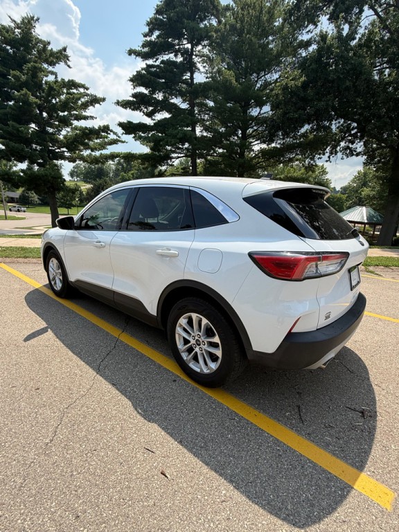 2020 Ford Escape Image 3