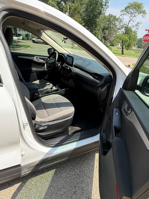 2020 Ford Escape Image 9
