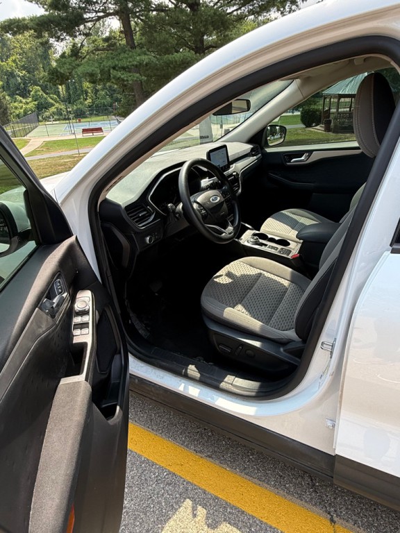 2020 Ford Escape Image 13