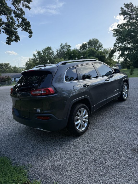2017 Jeep Cherokee Image 5