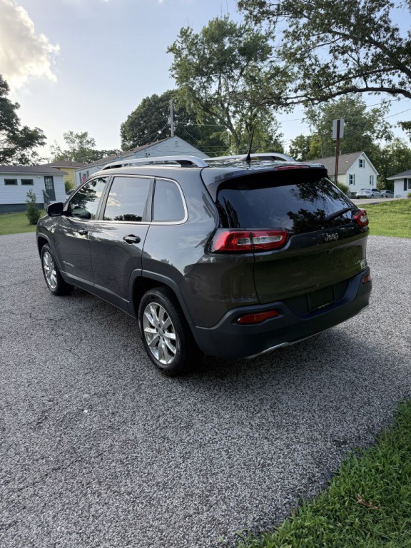 2017 Jeep Cherokee Image 7