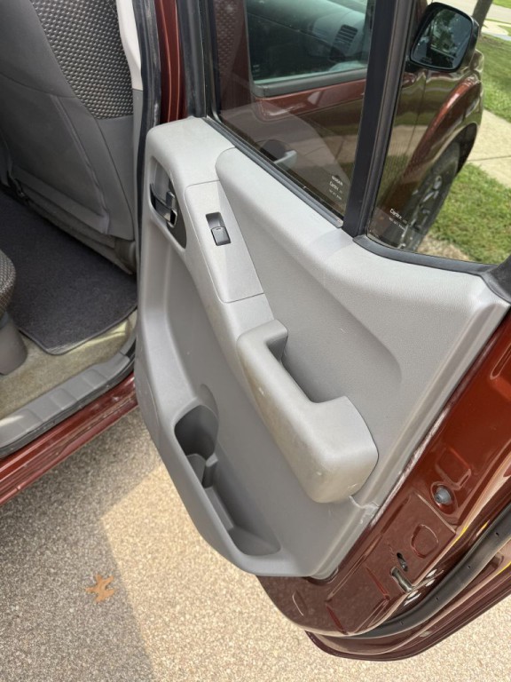 2017 Nissan Frontier Image 14