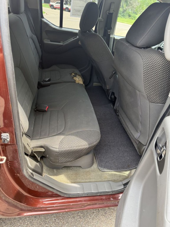 2017 Nissan Frontier Image 15