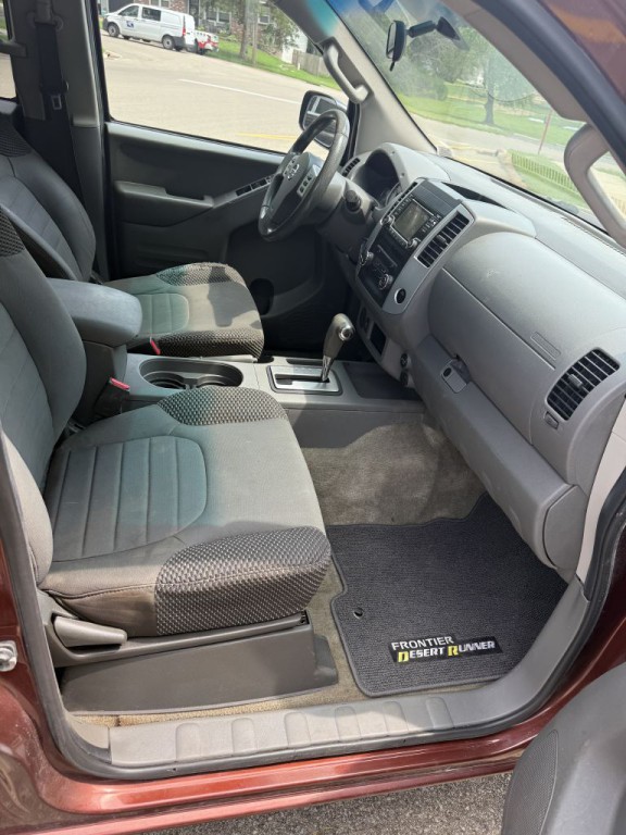 2017 Nissan Frontier Image 17
