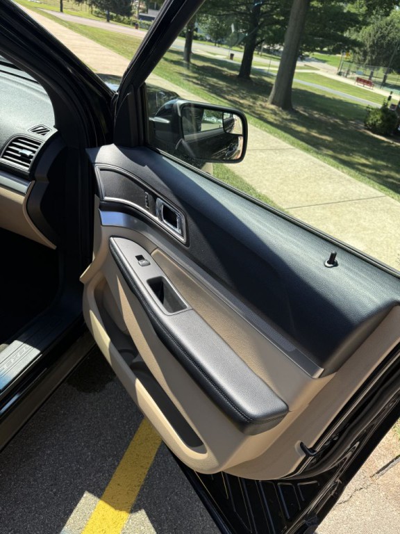2016 Ford Explorer Image 18