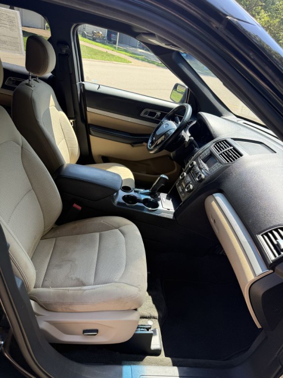 2016 Ford Explorer Image 19