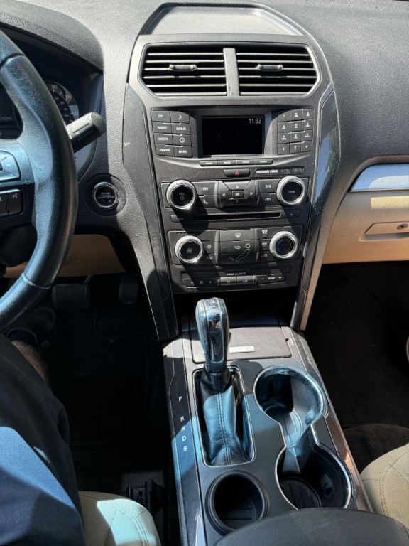2016 Ford Explorer Image 20