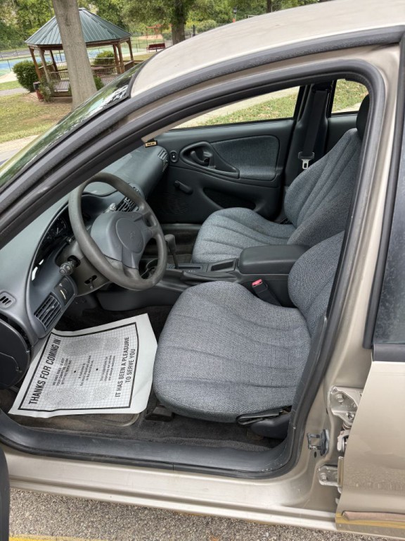 2003 Chevrolet Cavalier Image 10