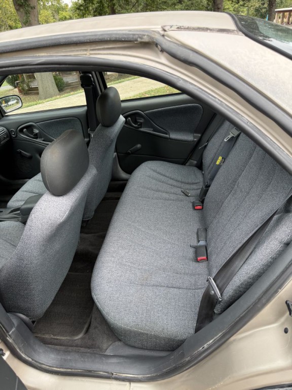 2003 Chevrolet Cavalier Image 12