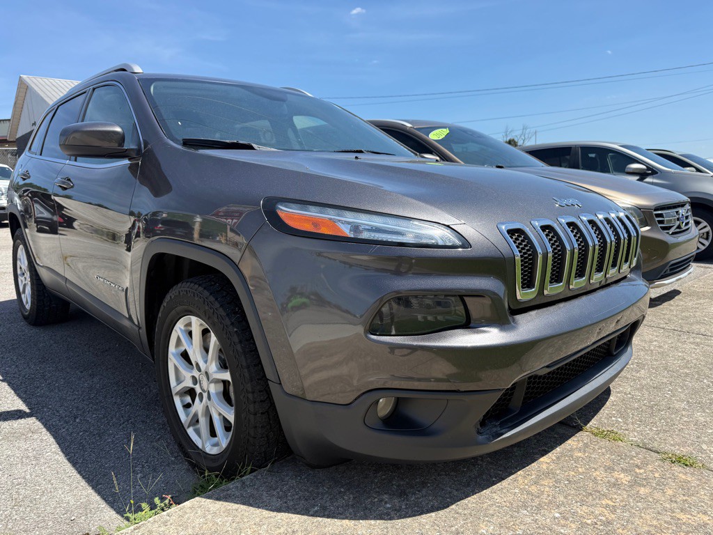2016 Jeep Cherokee Image 2