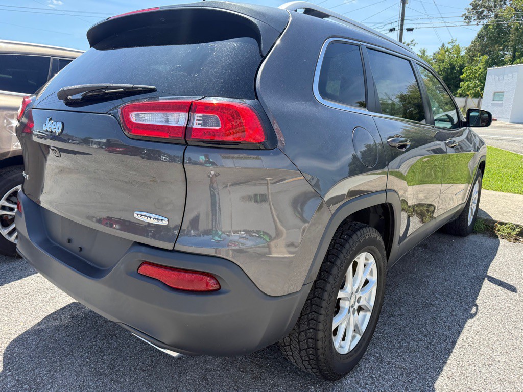 2016 Jeep Cherokee Image 4