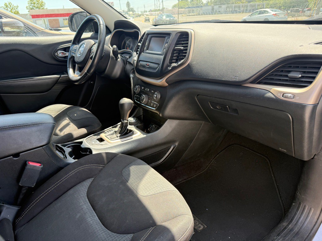 2016 Jeep Cherokee Image 6