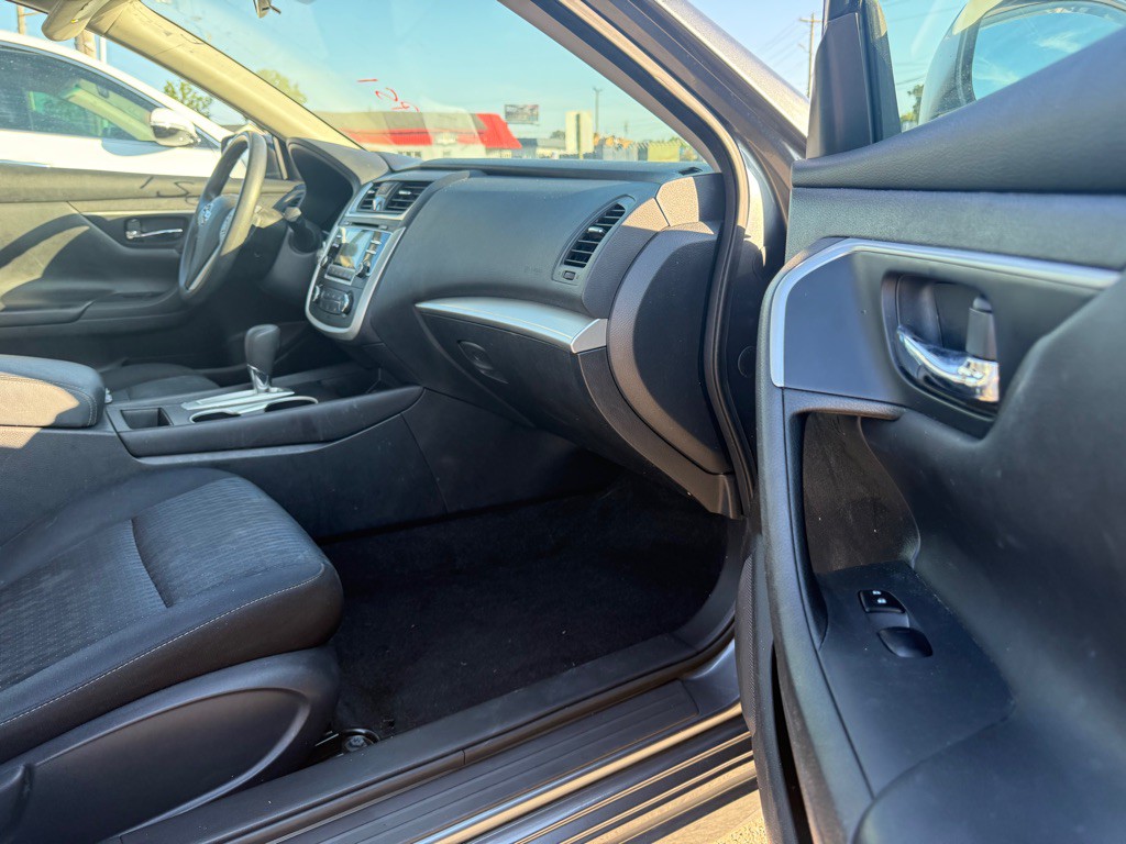 2018 Nissan Altima Image 4