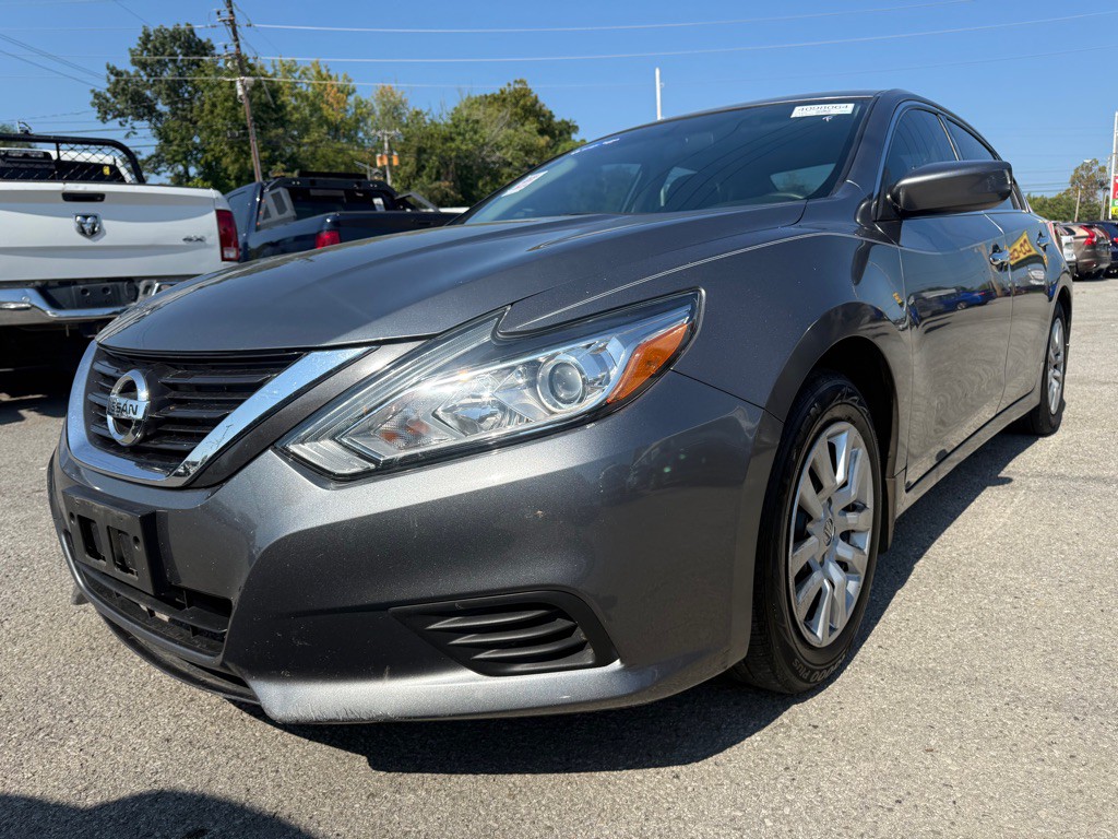 2017 Nissan Altima Image 1