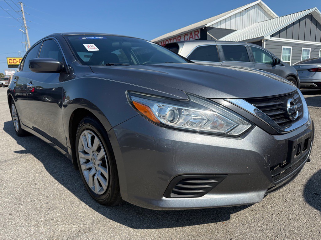 2017 Nissan Altima Image 2