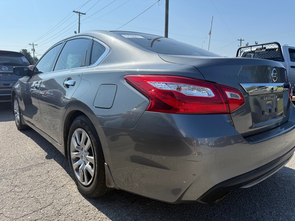2017 Nissan Altima Image 3