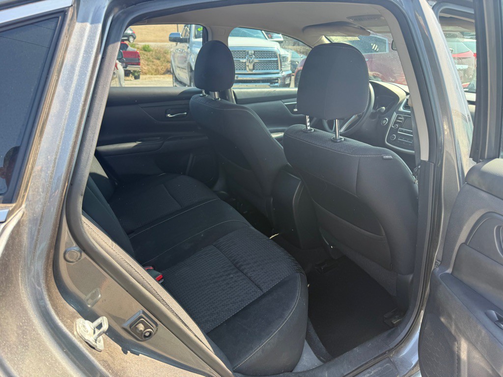 2017 Nissan Altima Image 7