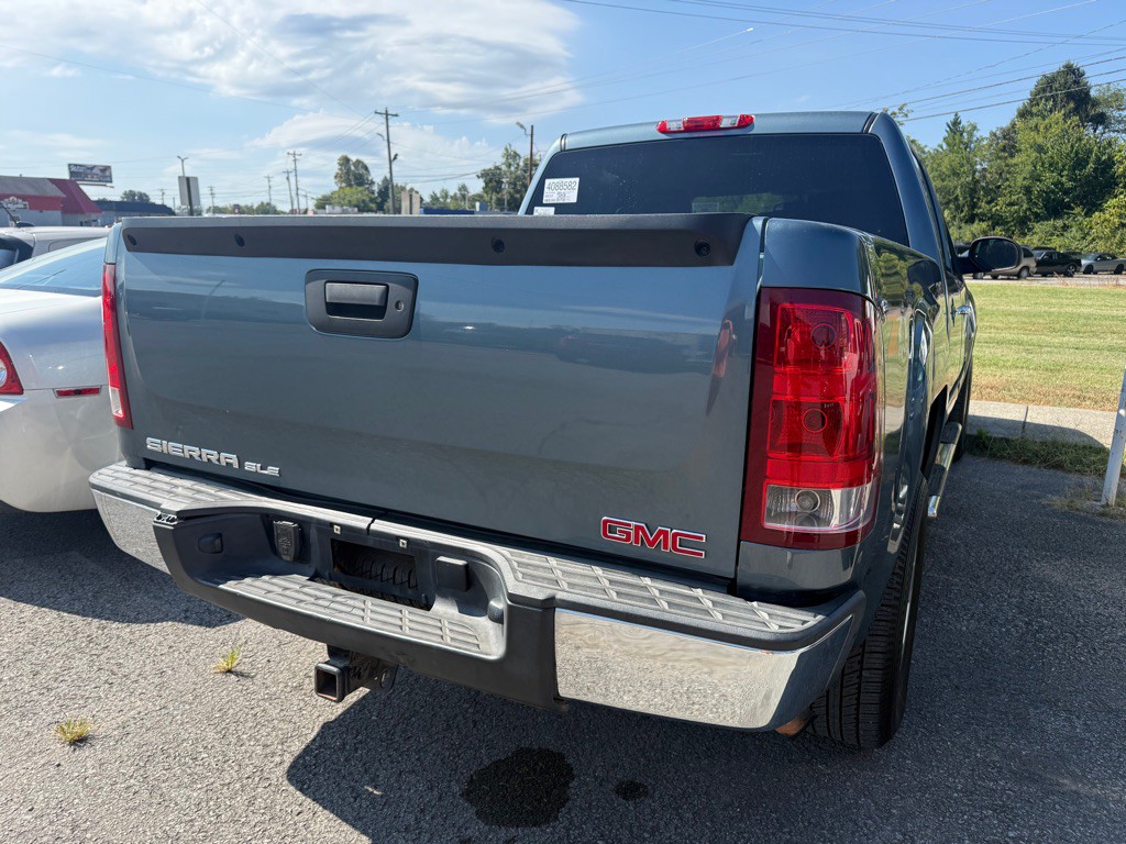 2013 GMC Sierra Image 2