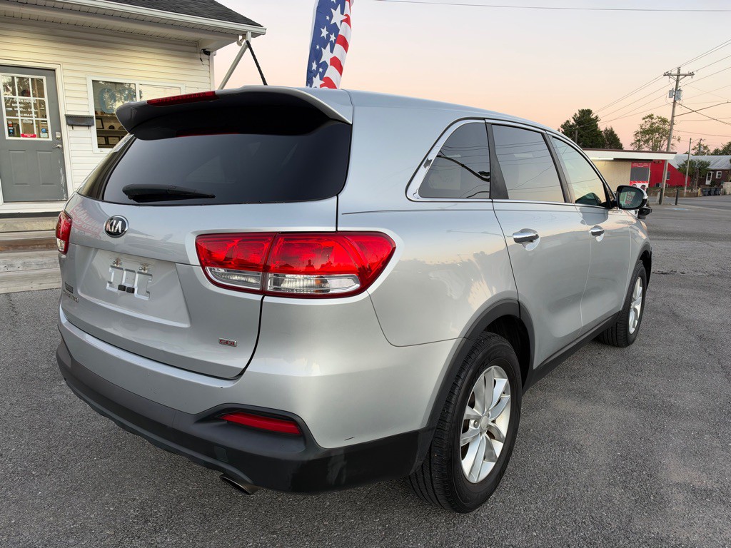2017 Kia Sorento Image 4