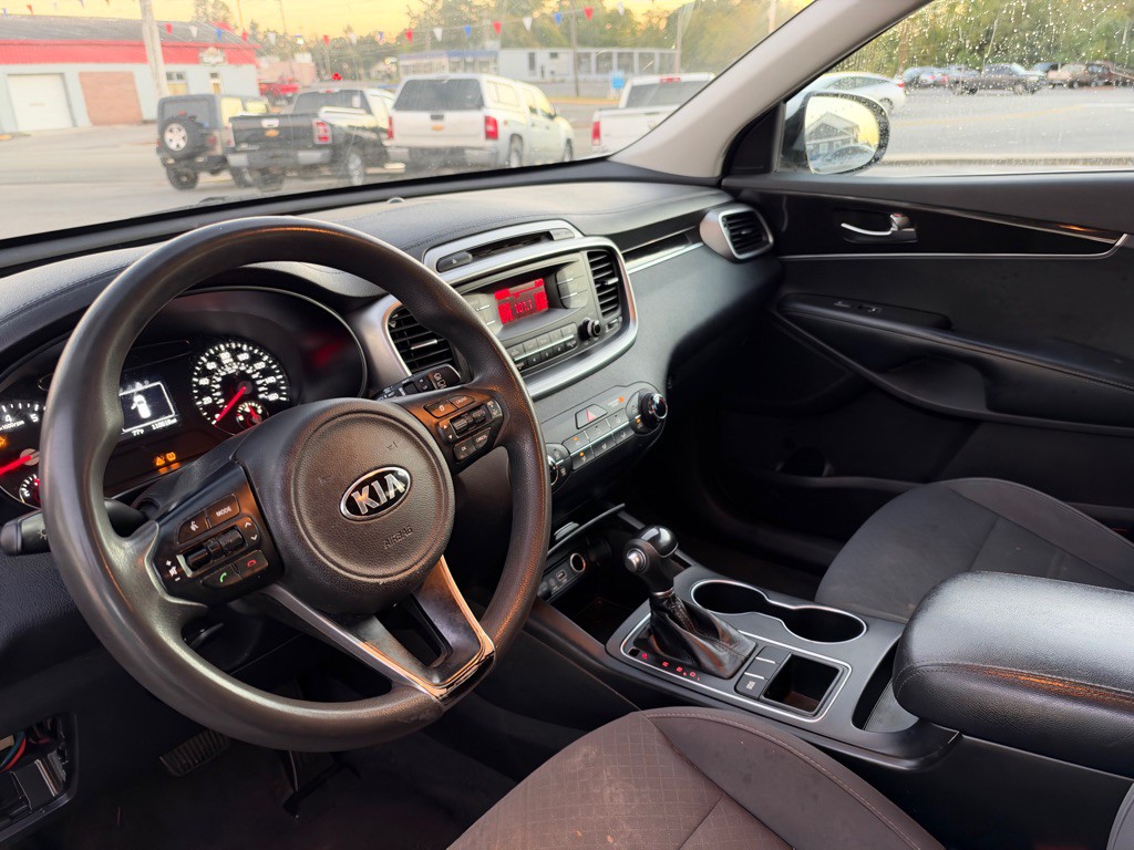 2017 Kia Sorento Image 6