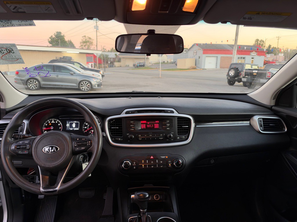2017 Kia Sorento Image 8