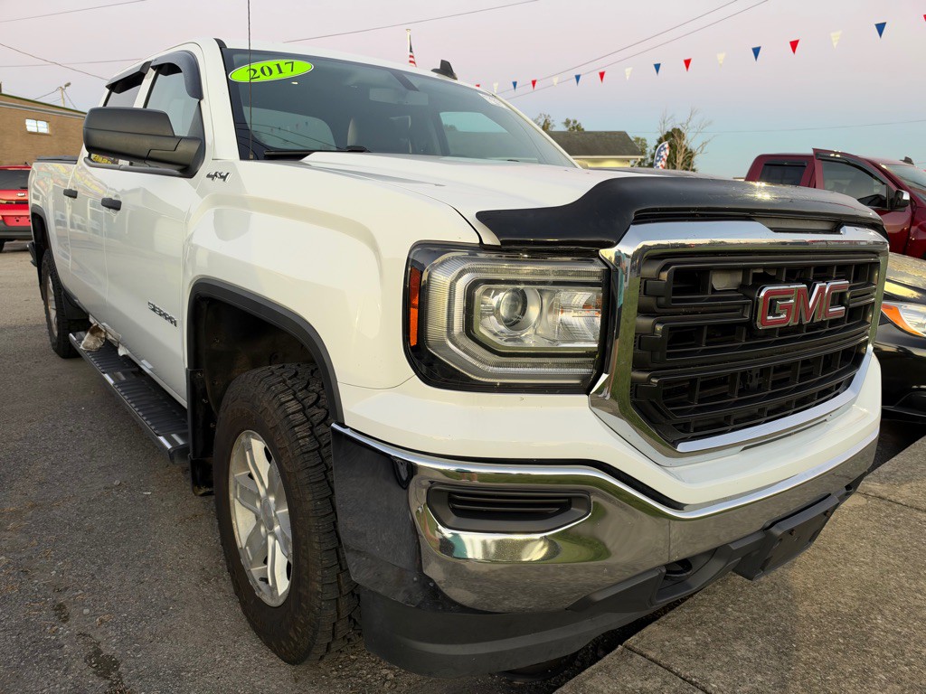 2017 GMC Sierra Image 2