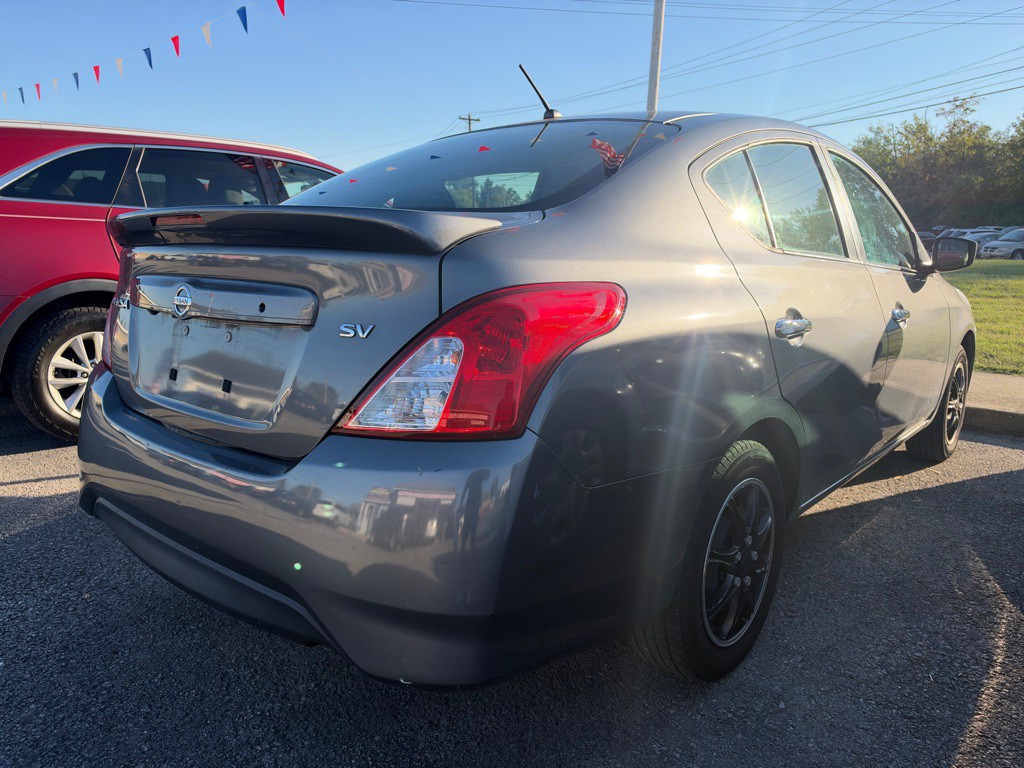 2019 Nissan Versa Image 7