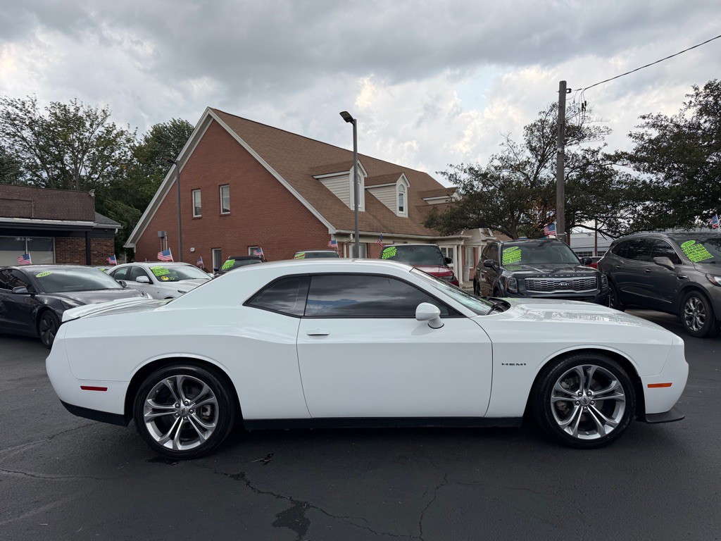 2022 Dodge Challenger Image 2
