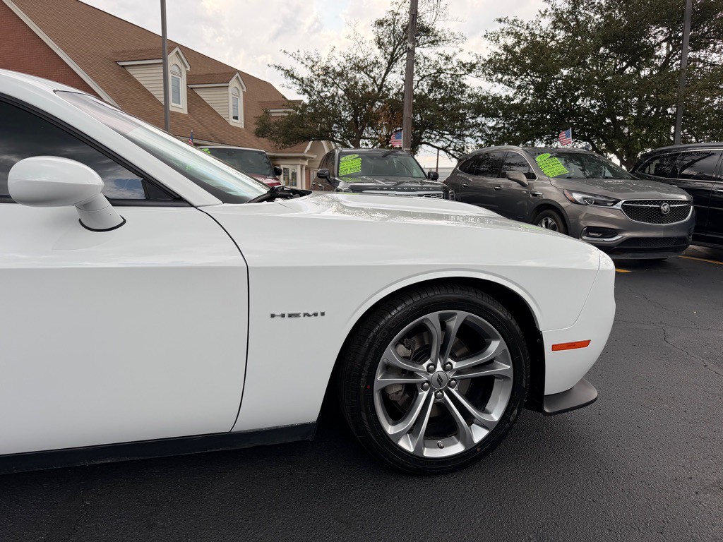 2022 Dodge Challenger Image 3