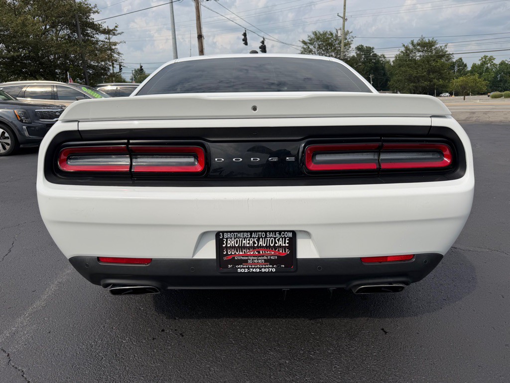 2022 Dodge Challenger Image 6