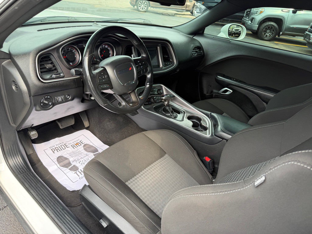 2022 Dodge Challenger Image 15