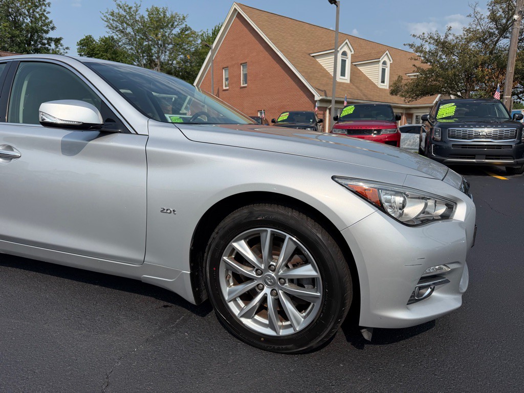 2016 INFINITI Q50 Image 3