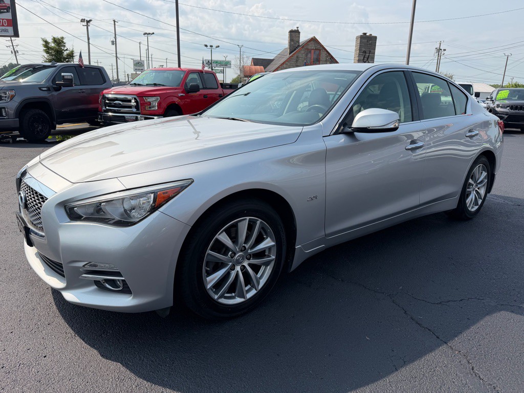 2016 INFINITI Q50 Image 10