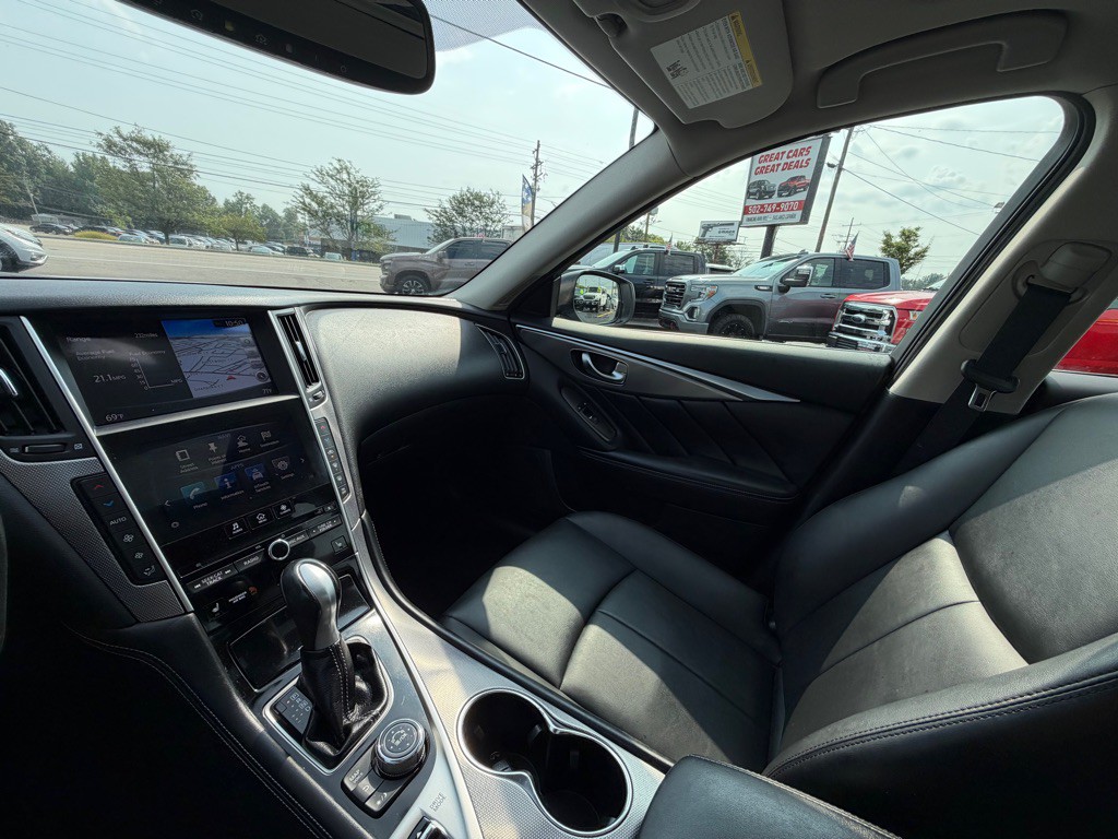 2016 INFINITI Q50 Image 24
