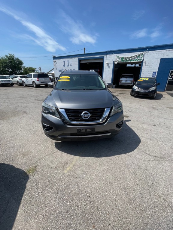 2018 Nissan Pathfinder Image 2