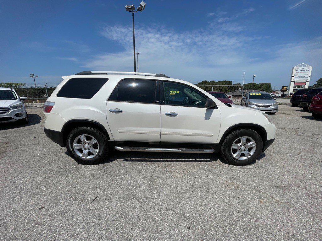 2011 GMC Acadia Image 4