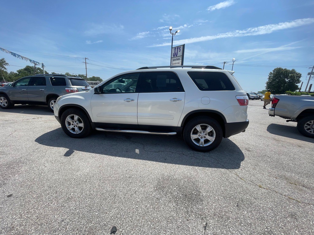 2011 GMC Acadia Image 8