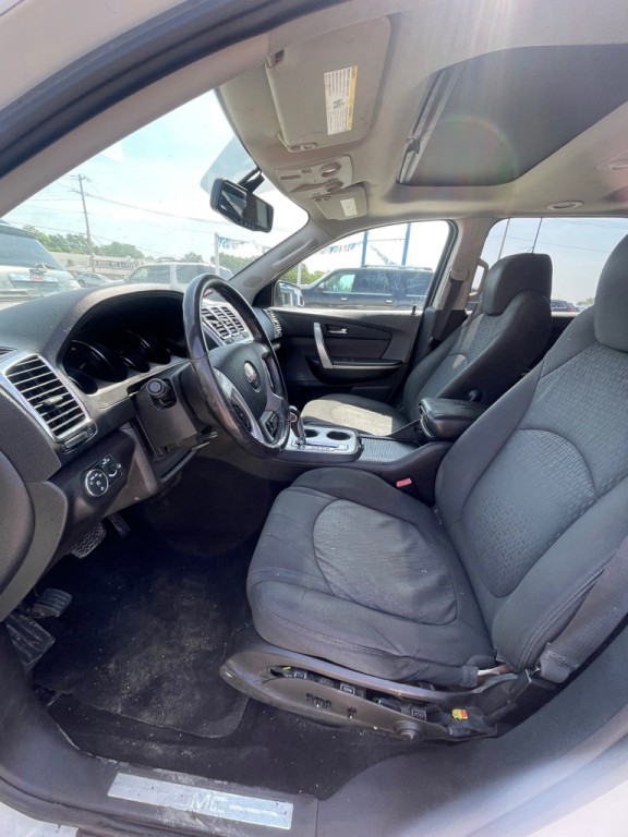 2011 GMC Acadia Image 10