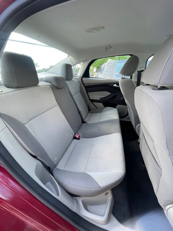 2014 Ford Focus Image 8