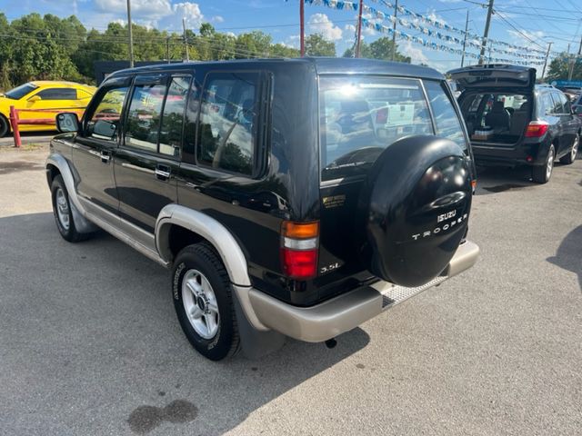 1999 Isuzu Trooper Image 3
