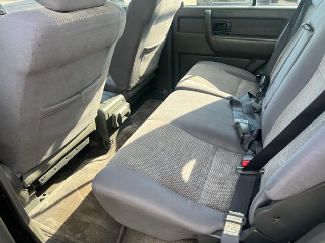 1999 Isuzu Trooper Image 10
