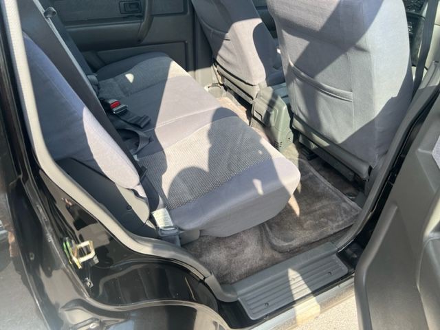 1999 Isuzu Trooper Image 11
